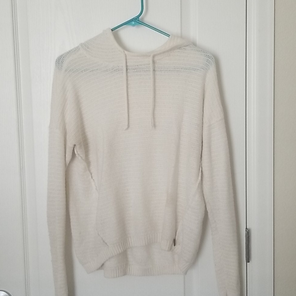 White Abercrombie and Fitch Sweater